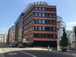 Kantoorgebouw met appartementen nieuwbouw Brussel - vooraanzicht